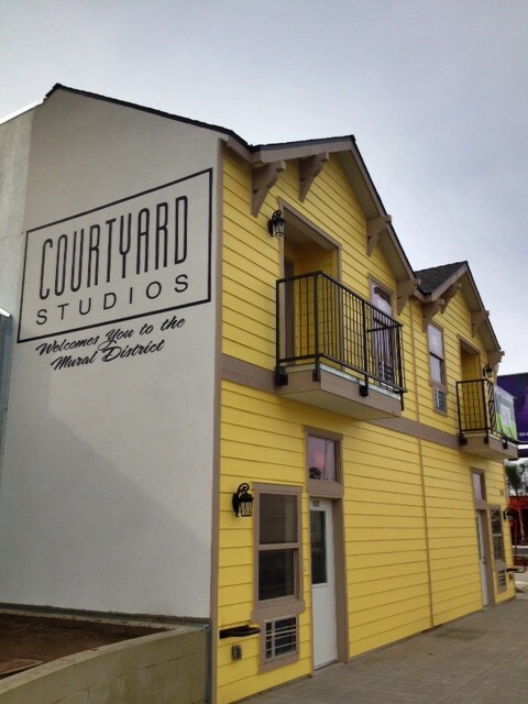 Courtyard Studios in Fresno, CA - Foto de edificio