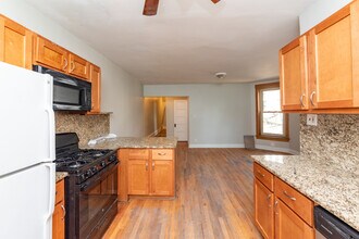 1533 W Leland Ave-Unit -1E in Chicago, IL - Building Photo - Building Photo