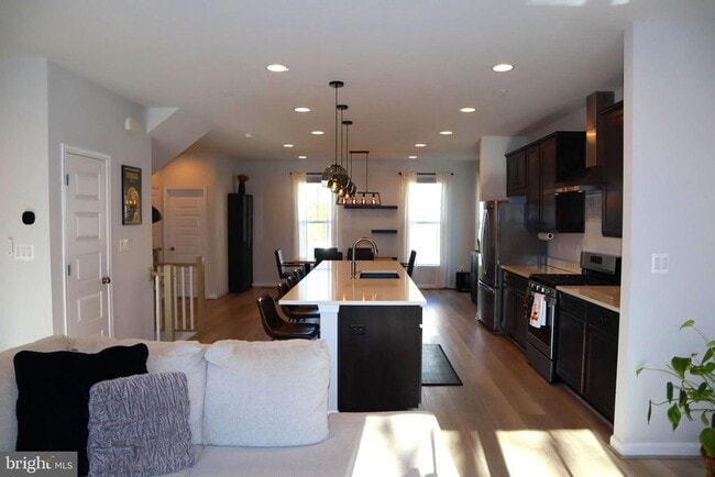 585 Cross Chase Dr in Severna Park, MD - Building Photo - Building Photo