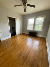 6945 S Calumet Ave, Unit 1N in Chicago, IL - Foto de edificio - Building Photo