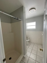 1100-1190 Neptune Dr, Unit 1124 in Ruskin, FL - Foto de edificio - Building Photo