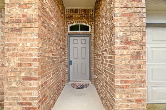 1509 Birmingham Dr in Seguin, TX - Building Photo - Building Photo