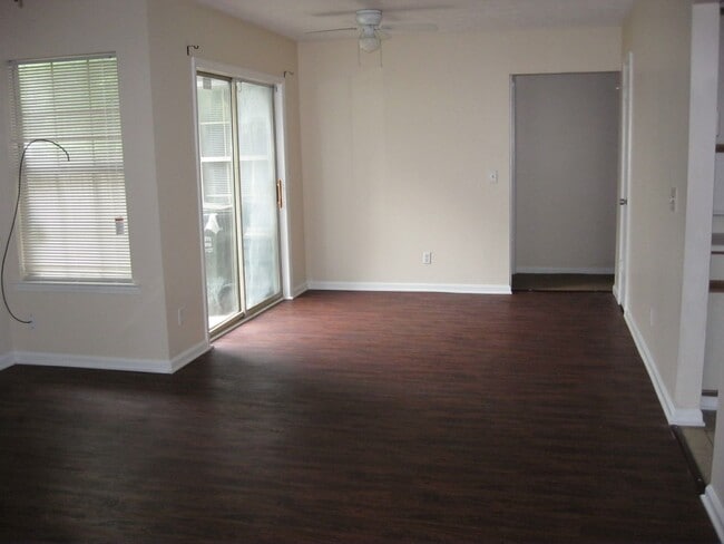 16 E White Hawthorne Dr in Savannah, GA - Building Photo - Building Photo