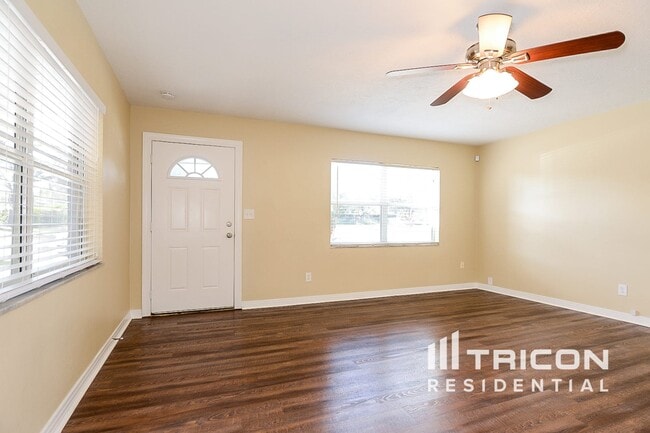12943 N Oregon Ave in Tampa, FL - Building Photo - Building Photo