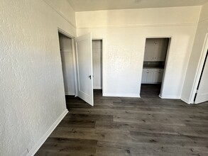 551 W 45th St, Unit 3-4 in Los Angeles, CA - Building Photo - Building Photo