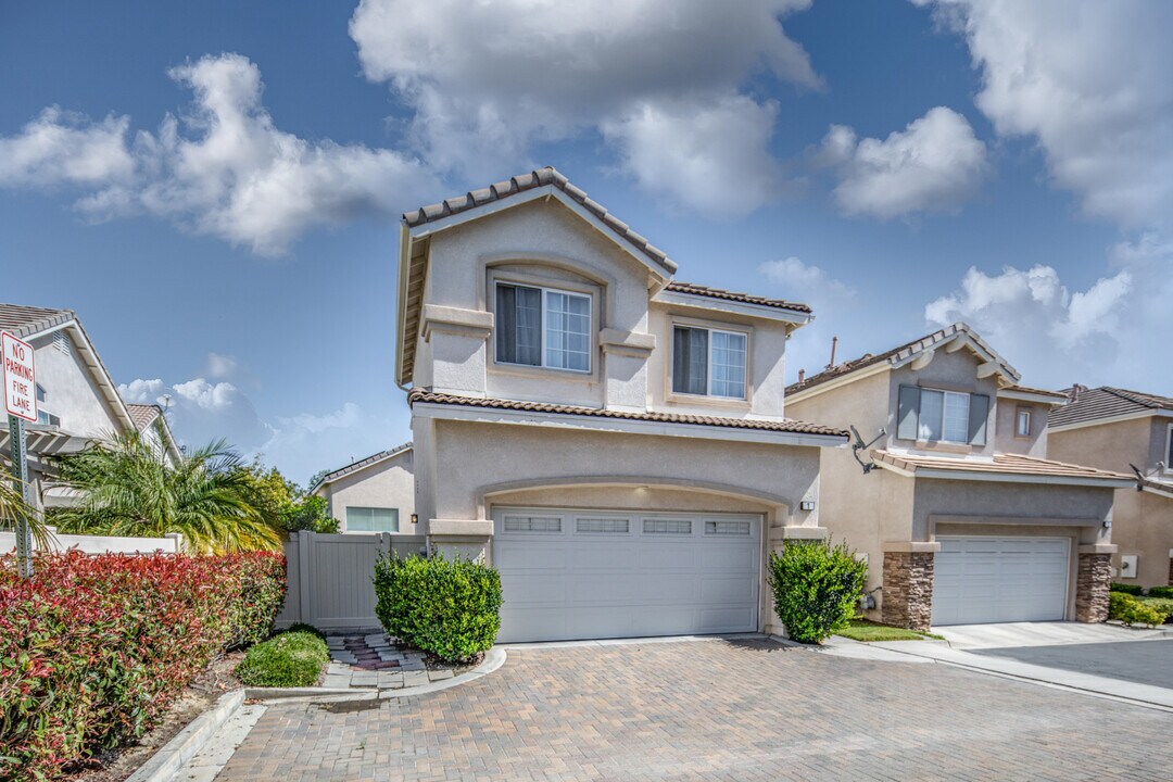 1 Quebec in Aliso Viejo, CA - Building Photo