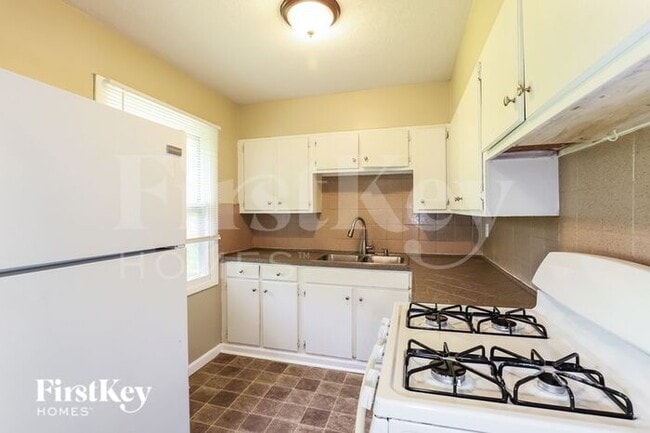 7501 E 52 Terrace in Kansas City, MO - Building Photo - Building Photo