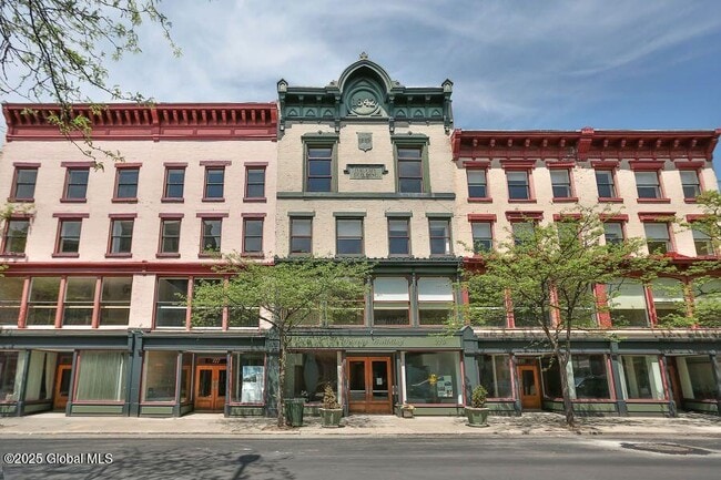 property at 275-283-283 River St