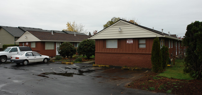 701-723 Lockwood Ln S in Salem, OR - Building Photo - Building Photo