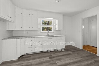 9805 Red Mill Rd in Birmingham, AL - Building Photo - Building Photo