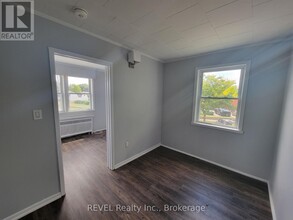 149-149 Clarence St in Port Colborne, ON - Building Photo - Building Photo
