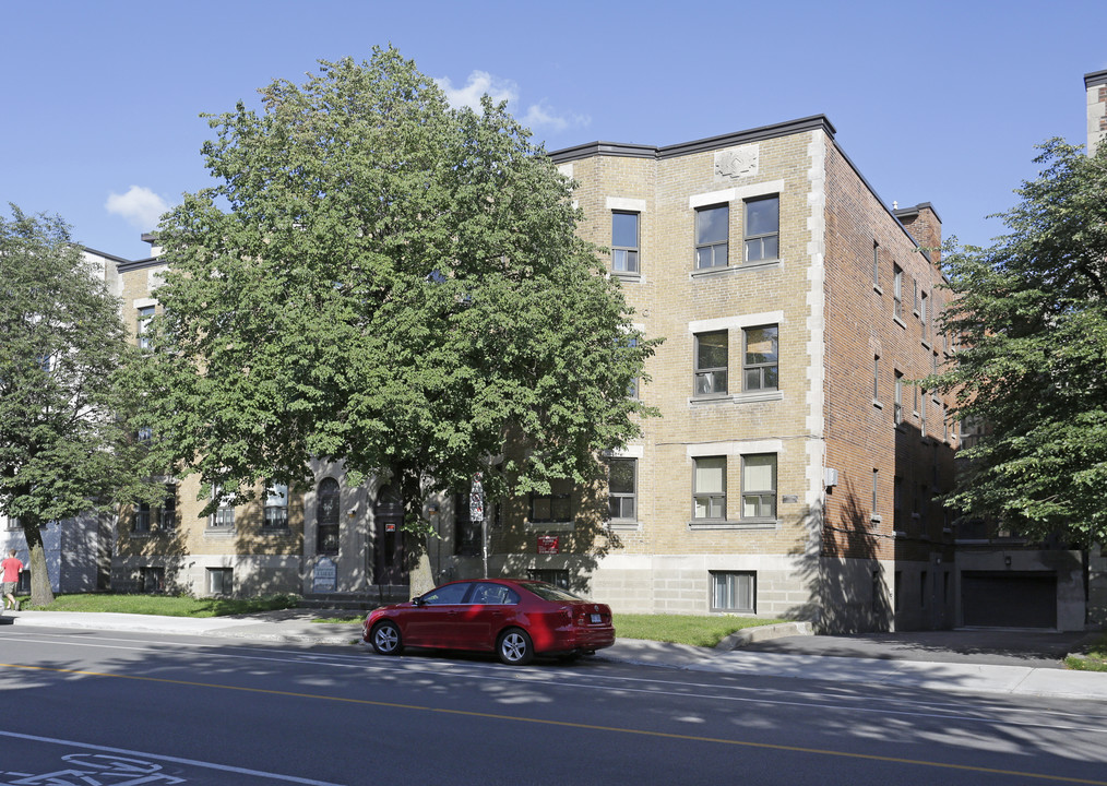 3156 Édouard-Montpetit in Montréal, QC - Building Photo