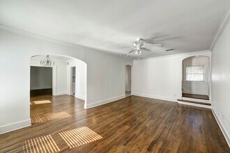 3008 Amherst St in West University Place, TX - Building Photo - Building Photo