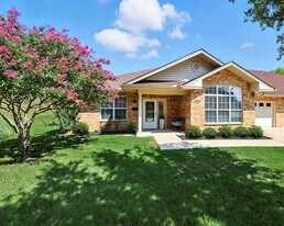 3901 Montecito Dr in Denton, TX - Building Photo