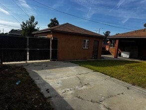 9610 Rosecrans Ave in Bellflower, CA - Building Photo - Building Photo