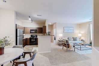 Spring Creek Apartments in Crestview, FL - Building Photo - Interior Photo
