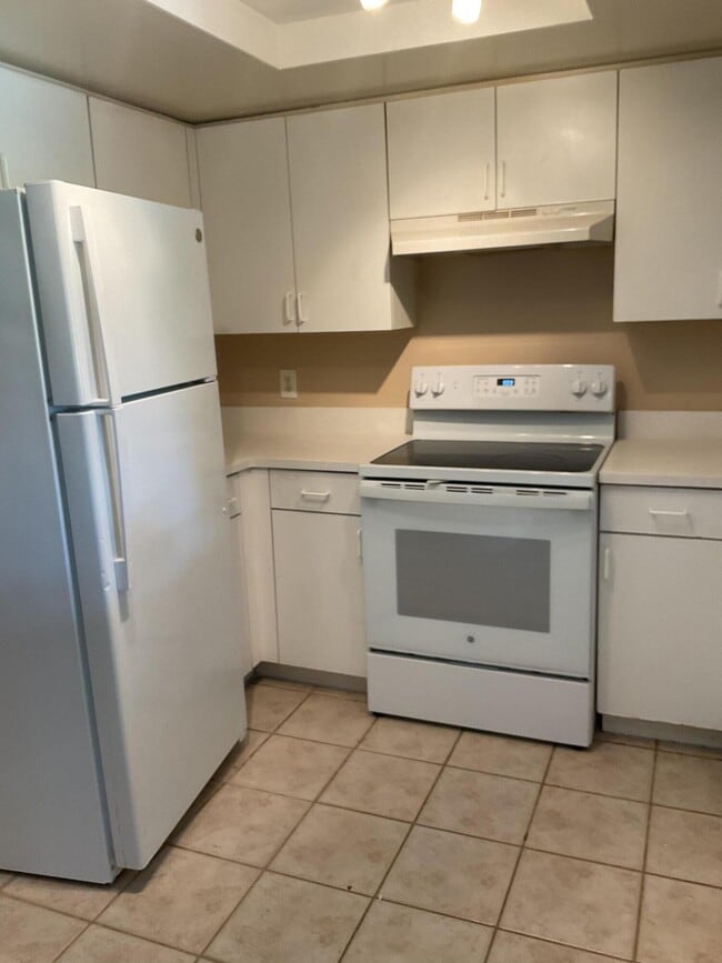 4155 N Haverhill Rd in West Palm Beach, FL - Building Photo - Building Photo