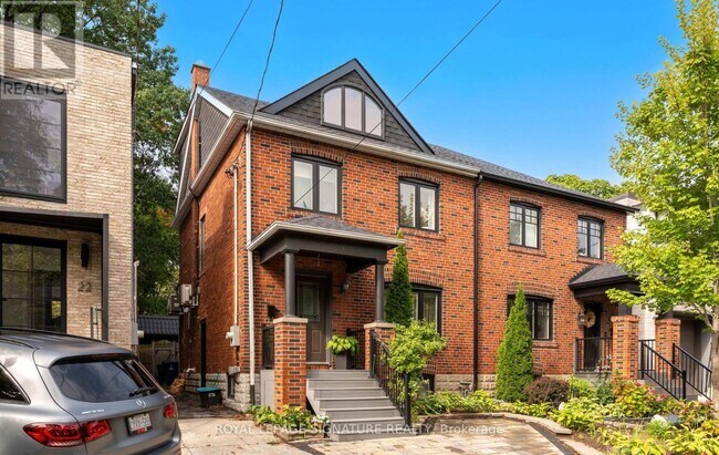 24 Mann Ave in Toronto, ON - Building Photo - Building Photo