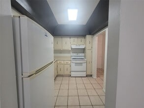 4374 NW 9th Ave in Pompano Beach, FL - Building Photo - Building Photo