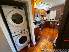 231 Norfolk St, Unit 4 in Cambridge, MA - Building Photo - Building Photo