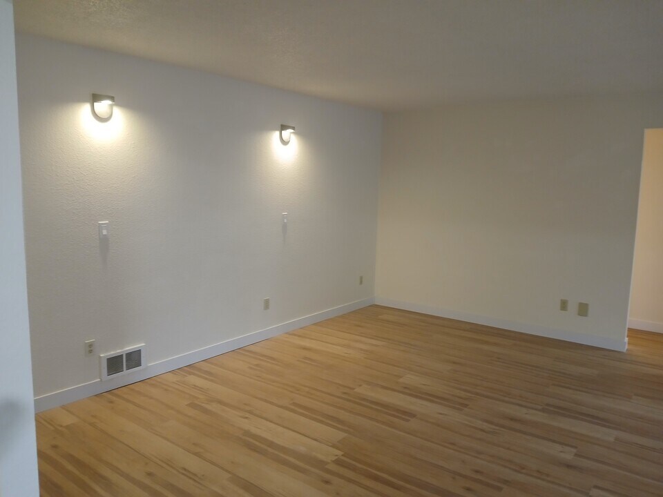 7622 Chinook Ave in Gig Harbor, WA - Building Photo