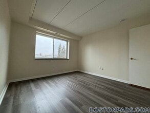 51 Hill Rd in Belmont, MA - Foto de edificio - Building Photo