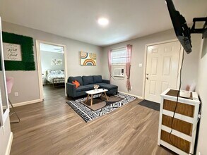 1412 E 35th St in Houston, TX - Building Photo - Building Photo