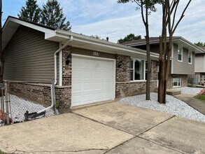 508 Creighton Ln in Schaumburg, IL - Building Photo - Building Photo