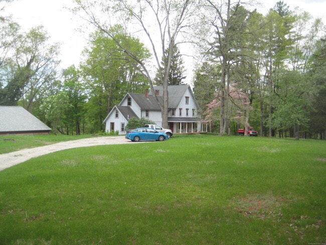 236 Station Rd in Windham, CT - Building Photo - Building Photo