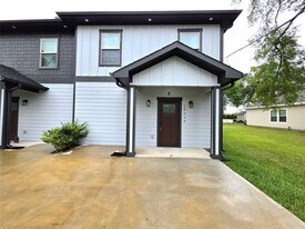 19539 Dunbar Ave in Humble, TX - Building Photo