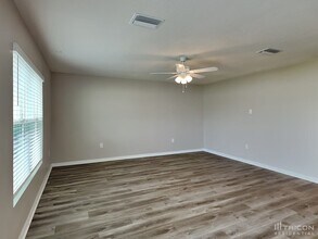 3401 Autumn Amber Dr in Spring Hill, FL - Building Photo - Building Photo