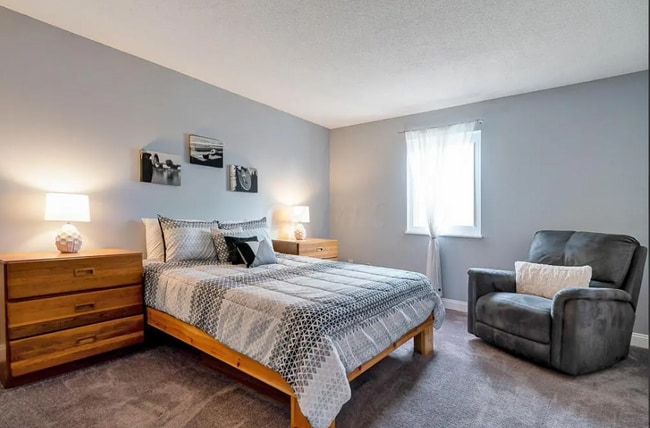 4819 Middletowne St, Unit E in Columbus, OH - Foto de edificio - Building Photo