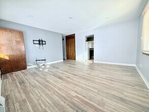 1111 Scott Ave in Waterloo, IA - Building Photo - Building Photo