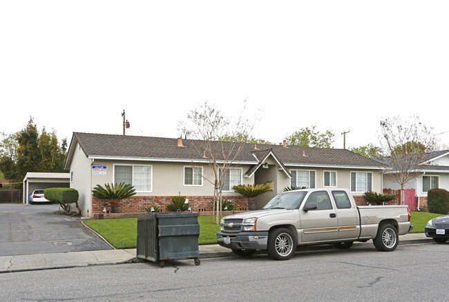 2165-2175 Royal Dr in Santa Clara, CA - Building Photo - Building Photo