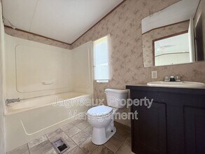 1914 Center St in Vinton, LA - Building Photo - Building Photo