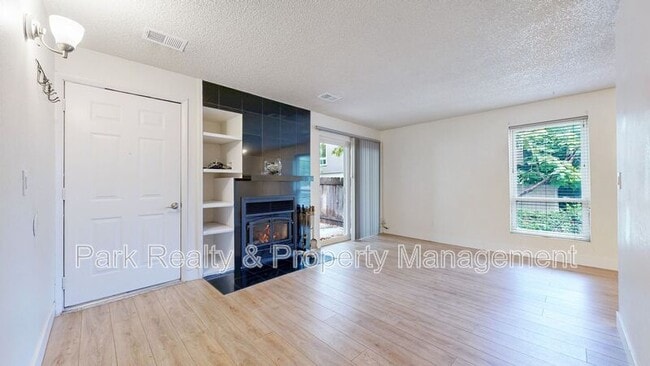 7373 W Florida Ave in Lakewood, CO - Foto de edificio - Building Photo