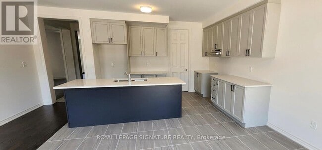 46 Sandhill Cres in Adjala-Tosorontio, ON - Building Photo - Building Photo