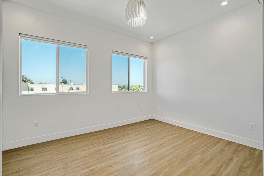 4800-4802 S Slauson Ave in Culver City, CA - Building Photo