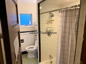 260 Boston Ave in Medford, MA - Building Photo - Building Photo