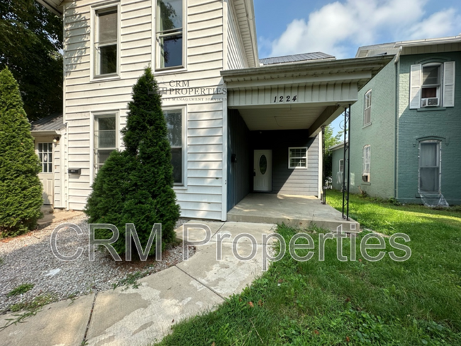 1224 High St Rd in Logansport, IN - Foto de edificio - Building Photo