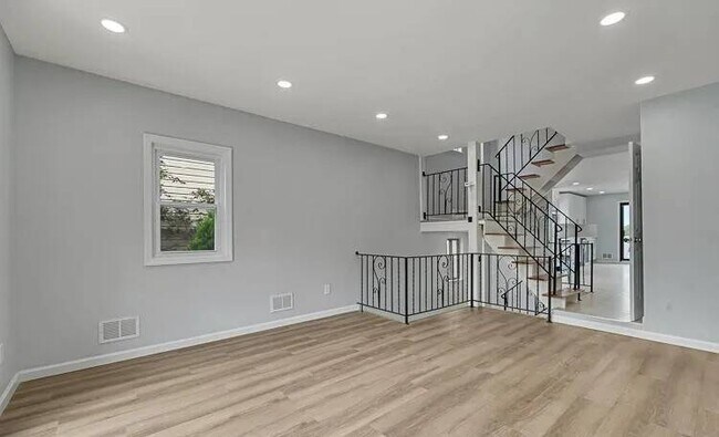 25 Geyser Dr in Staten Island, NY - Building Photo - Building Photo