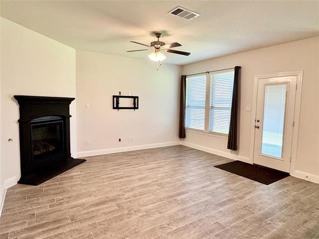 10305 Klondike Ln in Aubrey, TX - Building Photo - Building Photo