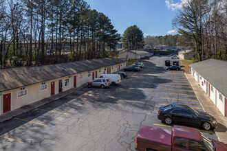 470 SW Lorene Dr in Marietta, GA - Building Photo - Building Photo