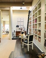 1113 W Armitage Ave, Unit 2REAR EAST in Chicago, IL - Building Photo