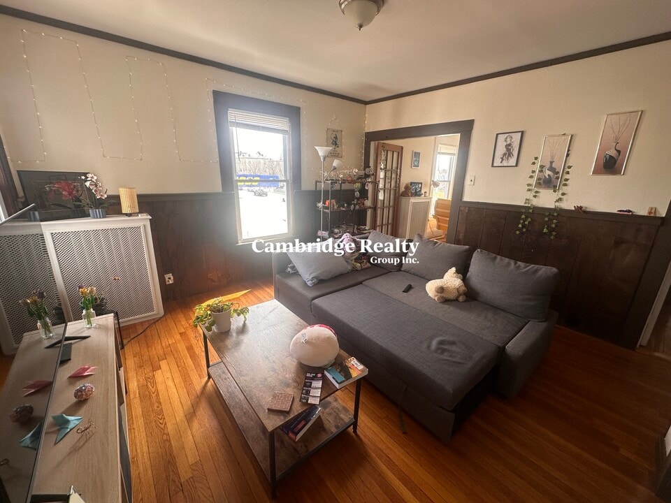 543 Broadway in Somerville, MA - Foto de edificio