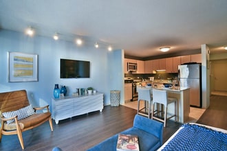 230 N Columbus Dr in Chicago, IL - Building Photo - Building Photo