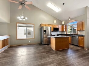 1556 Chartreux Ave in Shakopee, MN - Building Photo - Building Photo