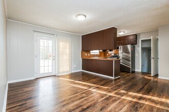 111 Cornell Dr in Ladson, SC - Building Photo - Building Photo