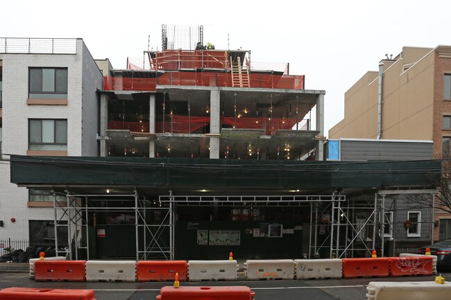 194-196 Freeman St in Brooklyn, NY - Foto de edificio - Building Photo