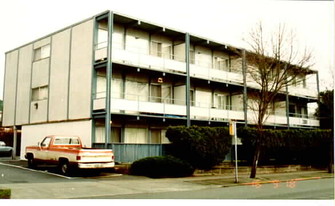 Leschi View - "A" Building Apartments